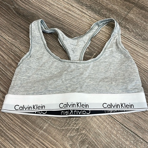 Calvin Klein Racer Back lightweight sports bra - Picture 1 of 3